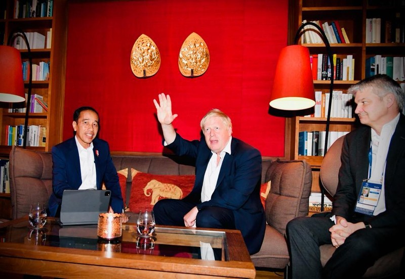 Presiden Joko Widodo mengajak negara-negara G7 untuk berkontribusi memanfaatkan peluang investasi di sektor energi bersih di Indonesia.