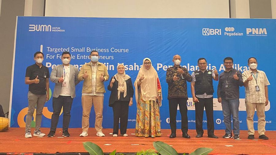 Pelatihan bagi perempuan pengusaha ultra mikro oleh PNM di Makassar (24/6).