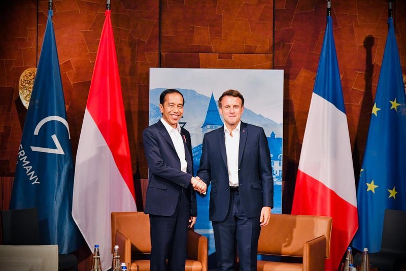Presiden Joko Widodo mengajak negara-negara G7 untuk berkontribusi memanfaatkan peluang investasi di sektor energi bersih di Indonesia.