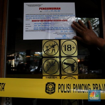 Izin Dicabut Anies, Outlet Holywings Langsung Disegel Pol PP!