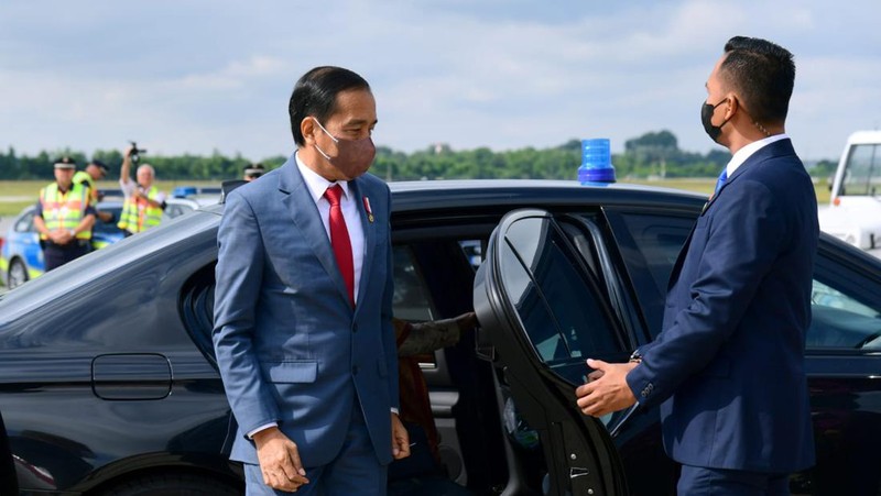 Presiden Joko Widodo dan Ibu Iriana Joko Widodo bertolak menuju Rzeszow, Polandia, Selasa pagi, 28 Juni 2022 dari Bandara Internasional Munich, Jerman. (Dok: Biro Pers Sekretariat Presiden)