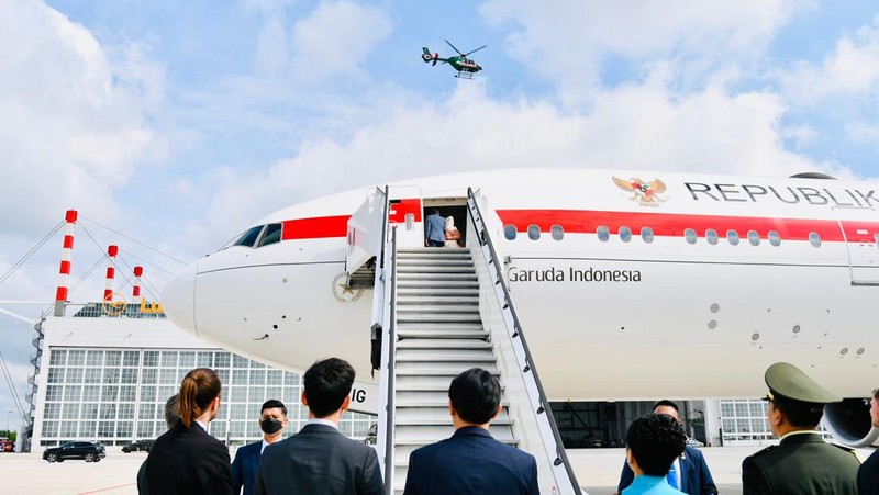 Presiden Joko Widodo dan Ibu Iriana Joko Widodo bertolak menuju Rzeszow, Polandia, Selasa pagi, 28 Juni 2022 dari Bandara Internasional Munich, Jerman. (Dok: Biro Pers Sekretariat Presiden)