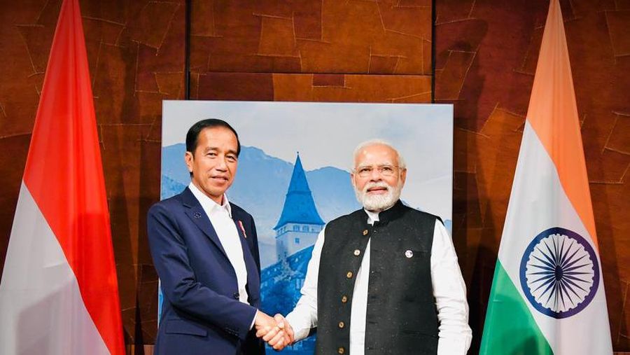 Presiden Joko Widodo dan Perdana Menteri (PM) India Narendra Modi melakukan pertemuan bilateral di sela-sela KTT G7 di Elmau, Jerman, Senin, 27 Juni 2022. Kedua pemimpin membahas upaya penguatan kerja sama di bidang pangan. (Dok: Biro Pers Sekretariat Presiden)