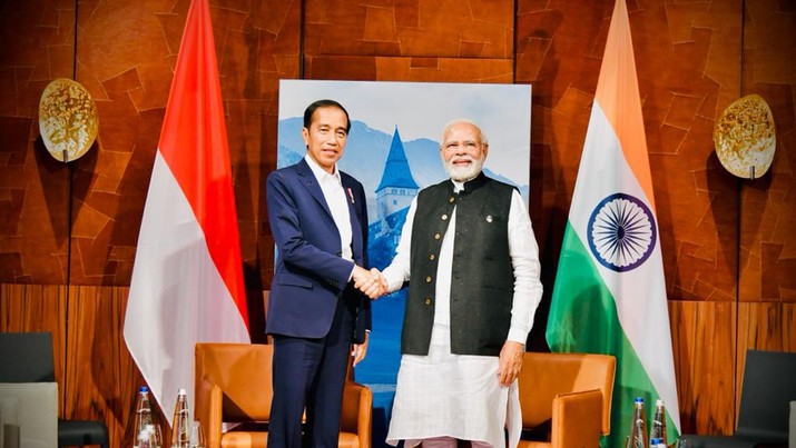Presiden Joko Widodo dan Perdana Menteri (PM) India Narendra Modi melakukan pertemuan bilateral di sela-sela KTT G7 di Elmau, Jerman, Senin, 27 Juni 2022. Kedua pemimpin membahas upaya penguatan kerja sama di bidang pangan. (Dok: Biro Pers Sekretariat Presiden) Presiden Joko Widodo dan Perdana Menteri (PM) India Narendra Modi melakukan pertemuan bilateral di sela-sela KTT G7 di Elmau, Jerman, Senin, 27 Juni 2022. Kedua pemimpin membahas upaya penguatan kerja sama di bidang pangan. (Dok: Biro Pers Sekretariat Presiden)