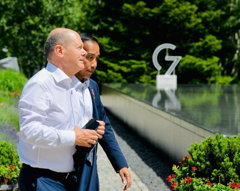 Presiden Joko Widodo mengajak negara-negara G7 untuk berkontribusi memanfaatkan peluang investasi di sektor energi bersih di Indonesia.