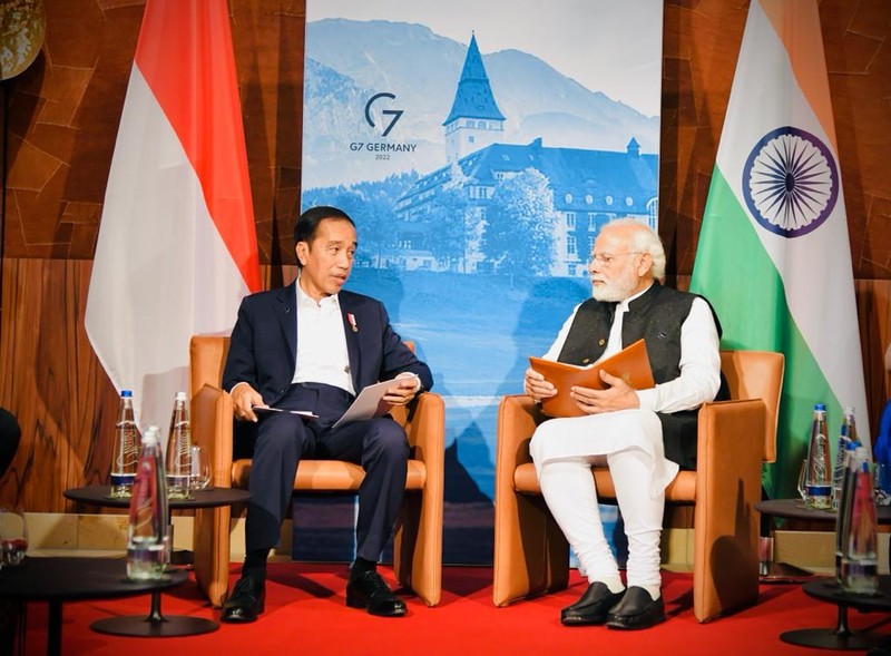Presiden Joko Widodo mengajak negara-negara G7 untuk berkontribusi memanfaatkan peluang investasi di sektor energi bersih di Indonesia.