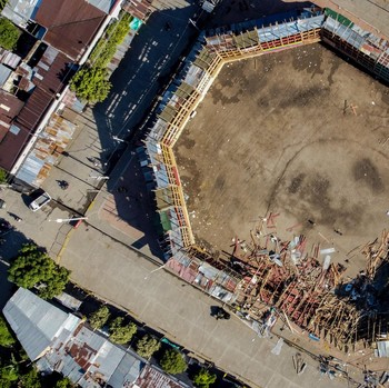 Ngeri, Stadion Kolombia Runtuh Saat Adu Banteng
