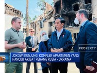 Jokowi Kunjungi Komplek Apartemen Yang  Hancur di Ukraina