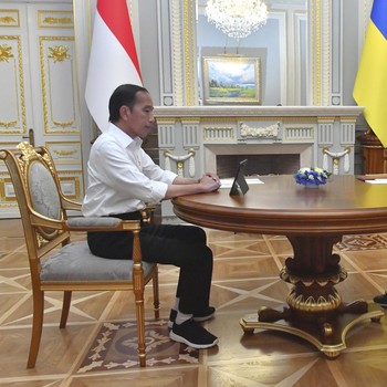 Intip Begini Pertemuan Jokowi & Presiden Ukraina Zelensky
