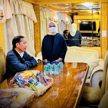 Mewahnya Kereta Luar Biasa Ukraina yang Antar Jokowi ke Kyiv
