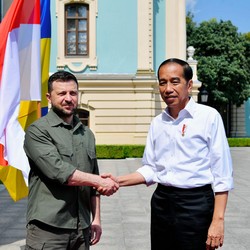 Jokowi Bawa Pesan 'Rahasia' ke Putin dari Zelensky?