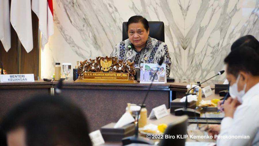 Menko Perekonomian Airlangga Hartarto pimpin Rakortas pengendalian wabah PMK.