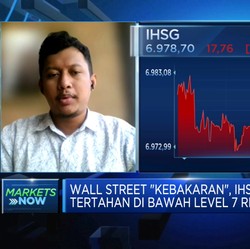 Wall Street Memerah, IHSG Tertahan di Bawah Level 7.000-an