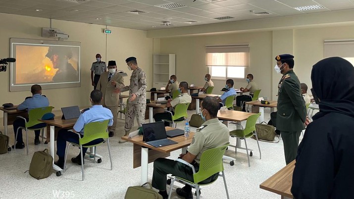 Menteri Pertahanan RI Prabowo Subianto melakukan kegiatan kunjungan kerja ke Zayed Military University di Abu Dhabi, Uni Emirat Arab (UEA), Rabu (29/6/2022). (Dok: Tim Media Prabowo Subianto)