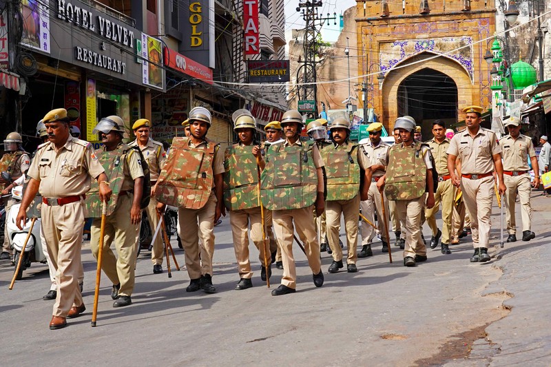 Orang-orang berpartisipasi dalam prosesi pemakaman penjahit Kanhaiya Lal di Udaipur, India, Rabu, 29 Juni 2022. AP/