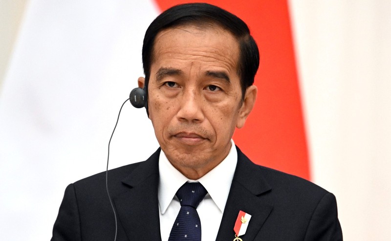 1241629365 MOSCOW, RUSSIA - JUNE 30: (RUSSIA OUT) Russian President Vladimir Putin (R) and Indonesian President Joko Widodo (L) attend a joint statement during their talks at the Kremlin on June 30, 2022 in Moscow, Russia. Indonesian President and current Chairman of G20 Widodo is visiting Ukraine and Russia this week. (Photo by Contributor/Getty Images)