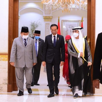 Didampingi Prabowo, Intip Momen Jokowi Kunjungi Abu Dhabi