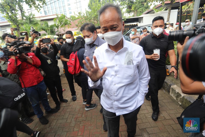 Peti jenazah almarhum Menteri Pendayagunaan Aparatur Negara dan Reformasi Birokrasi Tjahjo Kumolo di RS Abdi Waluyo, Jakarta, Jumat (1/7/2022). (CNBC Indonesia/Andrean Kristianto)