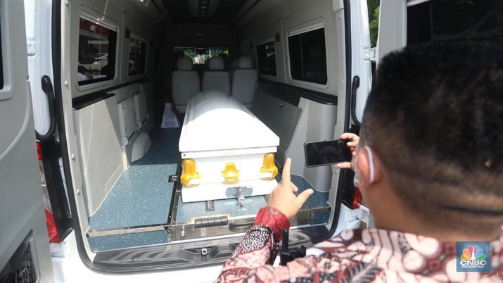 Menteri Pendayagunaan Aparatur Negara dan Reformasi Birokrasi Tjahjo Kumolo meninggal di RS Abdi Waluyo, Jakarta, Jumat (1/7/2022) pukul 11.10 WIB. (CNBC Indonesia/Andrean Kristianto) Menteri Pendayagunaan Aparatur Negara dan Reformasi Birokrasi Tjahjo Kumolo meninggal di RS Abdi Waluyo, Jakarta, Jumat (1/7/2022) pukul 11.10 WIB. (CNBC Indonesia/Andrean Kristianto)
