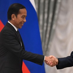 Pesan Tak Tertulis Zelensky Buat Putin Lewat Jokowi, Apa Itu?