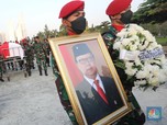 Potret Upacara Militer Iringi Pemakaman Tjahjo Kumolo