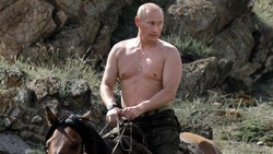 Putin Balas Ejekan Pemimpin G7 Soal Foto Telanjang Dada!