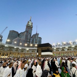Pria Ini Niat Cari Air, tapi Malah Temukan Setumpuk Emas di Makkah