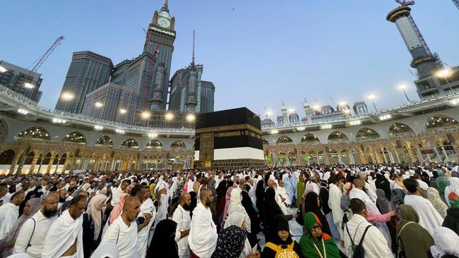 Pria Ini Niat Cari Air, tapi Malah Temukan Setumpuk Emas di Makkah