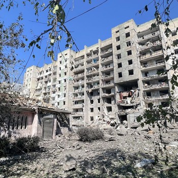Luluh Lantak! Potret Serangan Rudal Rusia di Pemukiman Odesa