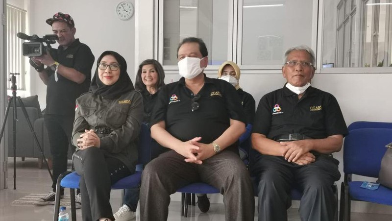 Penandatanganan kerjasama antara CT Arsa Foundation dengan Yayasan Prasetia Mulya di SMA Unggulan CT Arsa di Sukoharjo. (Istimewa)