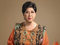 Kisah Hidup Titiek Puspa: Anak Kecil Penyakitan Jadi Legenda Indonesia