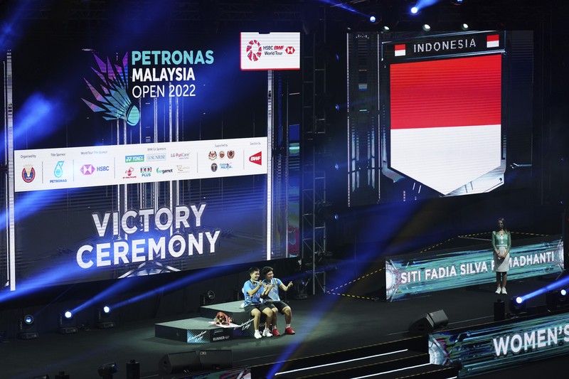 Apriyani Rahayu, kiri, dan Siti Fadia Silva Ramadanti dari Indonesia bermain melawan Zhang Shu Xian dan Zheng Yu dari China pada pertandingan final ganda putri di turnamen bulu tangkis Malaysia Open di Bukit Jalil Axiata Arena di Kuala Lumpur, Malaysia, Minggu, 3 Juli 2022. (AP/Vincent Thian) Apriyani Rahayu, kiri, dan Siti Fadia Silva Ramadanti dari Indonesia bermain melawan Zhang Shu Xian dan Zheng Yu dari China pada pertandingan final ganda putri di turnamen bulu tangkis Malaysia Open di Bukit Jalil Axiata Arena di Kuala Lumpur, Malaysia, Minggu, 3 Juli 2022. (AP/Vincent Thian)