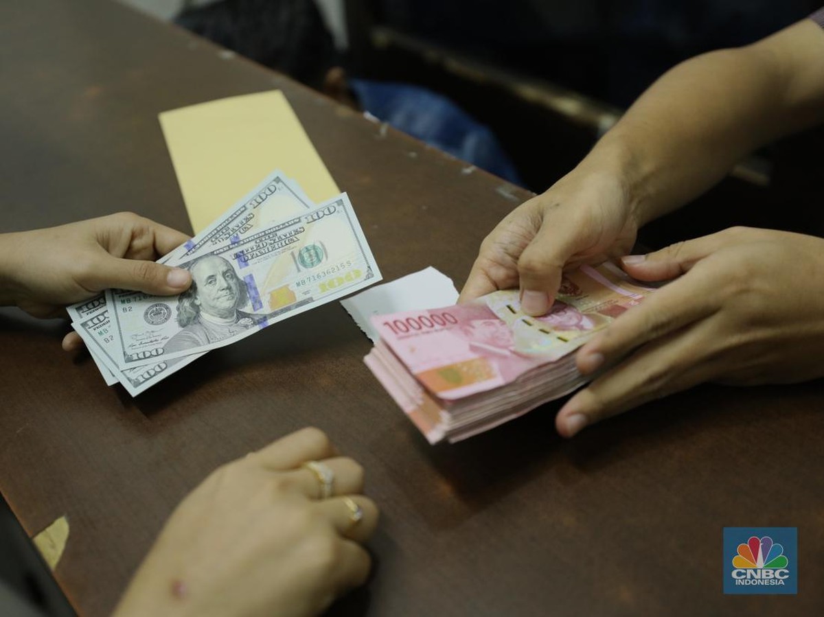 Rupiah Melemah Terpengaruh Sentimen Tarif AS yang Akan Diberlakukan April