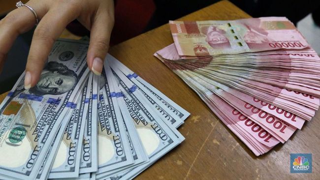 Trump Bikin Khawatir, Dolar Berbalik Naik ke Rp16.340