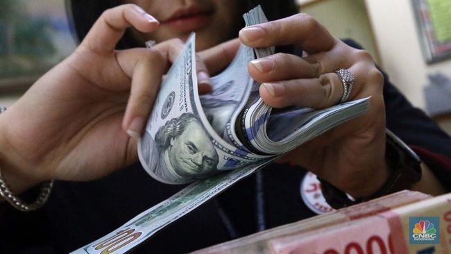 Rupiah Balik Menguat Hari Ini, Dolar Tersungkur ke Rp16.475