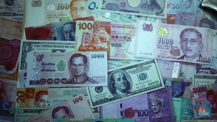 Ilustrasi dolar Amerika Serikat (AS). (վ/ Tri Susilo)