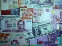 Asing Ingatkan Risiko Utang Indonesia Membengkak