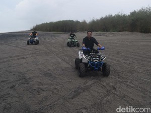 Viral, Ada Pungli di Pantai Cemara Cianjur