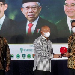 PNM Sabet Penghargaan Program Pemberdayaan UMKM