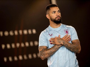 Juventus Rekrut Douglas Luiz dari Aston Villa