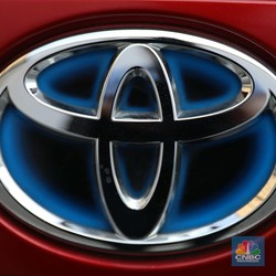 Heboh Skandal Sertifikasi, Toyota Sampai Hino Hentikan Produksi