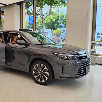 Nih Tampang Mobil Listrik SUV dari Huawei