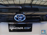 Innova Diesel Mau 'Disuntik Mati', Mobil Ini Jadi Pengganti?