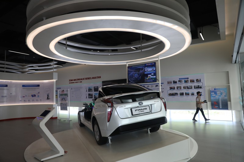 xEV Center” yang merupakan fasilitas pembelajaran dan pengembangan kapabilitas elektrifikasi serta energi hijau milik PT Toyota Motor Manufacturing Indonesia (TMMIN). (CNBC Indonesia/Muhammad Sabki) xEV Center” yang merupakan fasilitas pembelajaran dan pengembangan kapabilitas elektrifikasi serta energi hijau milik PT Toyota Motor Manufacturing Indonesia (TMMIN). (CNBC Indonesia/Muhammad Sabki)