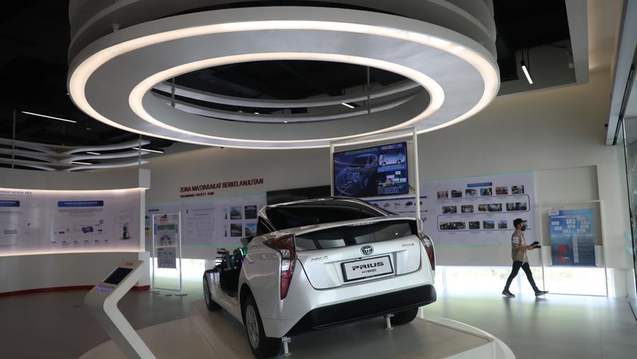 xEV Center” yang merupakan fasilitas pembelajaran dan pengembangan kapabilitas elektrifikasi serta energi hijau milik PT Toyota Motor Manufacturing Indonesia (TMMIN). (CNBC Indonesia/Muhammad Sabki)