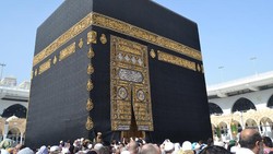 Selalu Tertutup Rapat, Apa yang Sebenarnya Ada di Dalam Kabah?