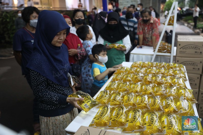 Menteri Perdagangan Zulkifli Hasan saat peluncuran minyak goreng kemasan rakyat (Minyakita) Menteri Perdagangan Zulkifli Hasan saat peluncuran minyak goreng kemasan rakyat (Minyakita) di Kementerian Perdagangan, Jakarta, Rabu (6/7/2022). (CNBC Indonesia/ Muhammad Sabki)