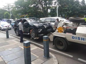 Video Parkir Liar Senopati Ditertibkan, Mobil Mewah Jangan Ngerasa Kebal