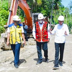 Jokowi Kebut Jalan di Pulau Nias: Rampung Tahun Depan!