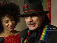 Detik- detik Gitaris Carlos Santana Pingsan di Panggung